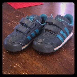 Adidas blue toddler 8 shoes